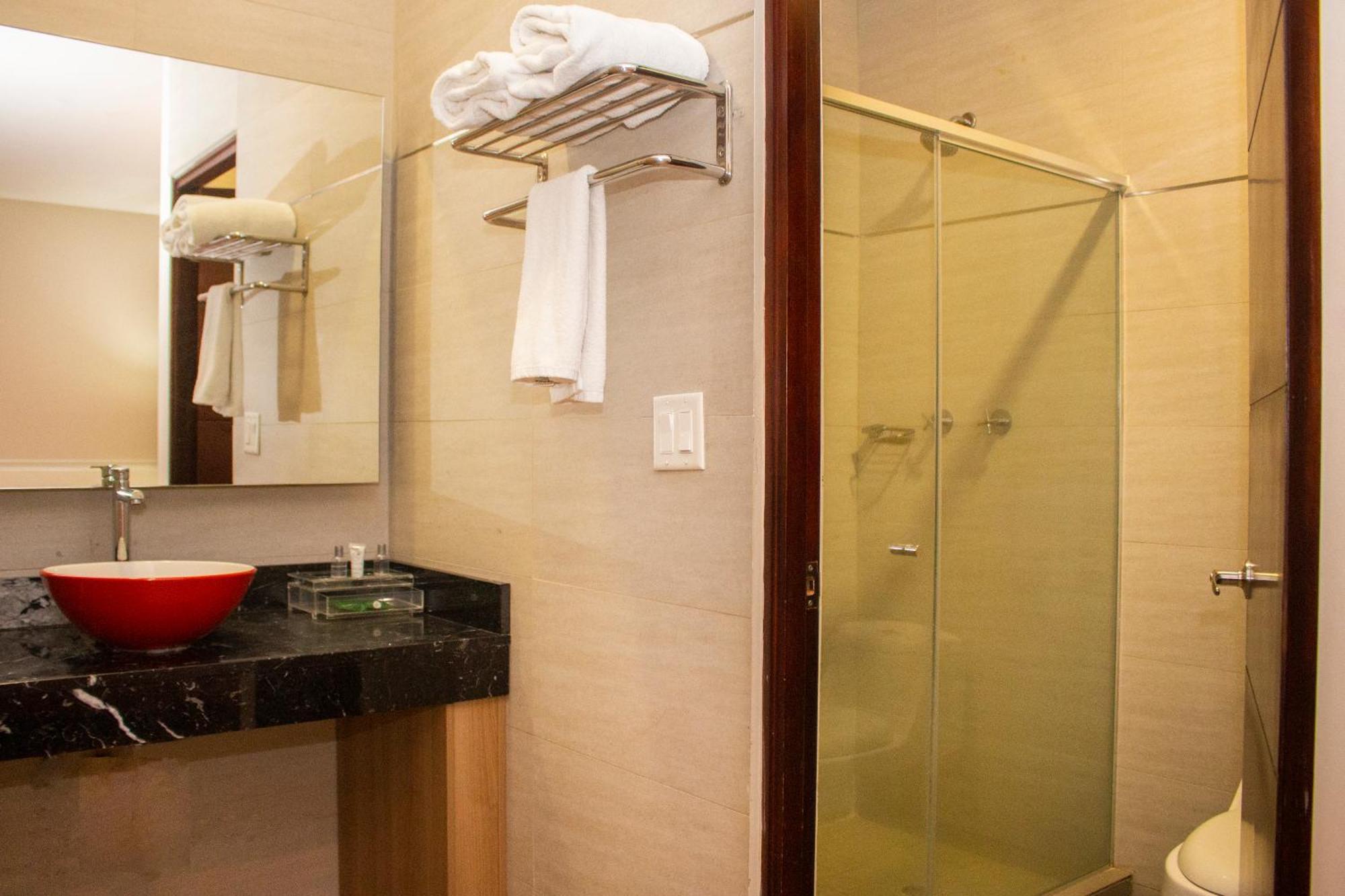 Ramada By Wyndham Via Argentina Panama (ville)